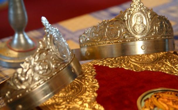 Sfânta Scriptură și Sfintele Canoane pedepsesc cu excomunicarea (afurisirea) pe cei ce săvârșesc căsătorii mixte între ortodocși și eretici, astfel de căsătorii fiind nule