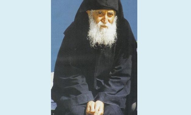 Cuviosul PAISIE AGHIORITUL despre 666, cartele electronice, buletine electronice