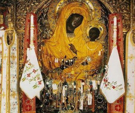 O MINUNE RECENTA A MAICII DOMNULUI. Un tanar mut din nastere a inceput sa vorbeasca in fata icoanei Maicii Domnului Grabnic Ascultatoarea de la MANASTIREA DOCHIARIU din SFANTUL MUNTE