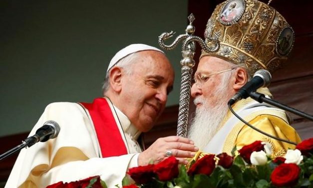 Gheron Savva Lavriotul – de la diagnosticarea bolii (panerezia ecumenismului), la tratarea ei: ,,Să nu avem comuniune cu trădătorii credinței noastre… Ca să rămânem în Biserică și în comuniune cu Sfinții trebuie să nu avem comuniune cu ereticii, adică cu aceia care se scot ei înșiși în afara Bisericii”.