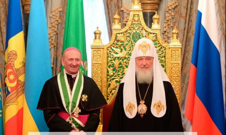 Trădarea Ortodoxiei continuă: În Catedrala “Hristos Mântuitorul” din Moscova au fost decoraţi ereticii Sursa: Trădarea Ortodoxiei continuă: În Catedrala “Hristos Mântuitorul” din Moscova au fost decoraţi ereticii