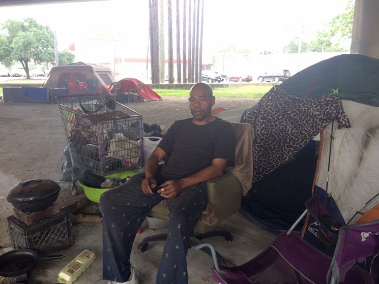 „Minunata lume nouă” a terorii – Devine ilegal să fii persoană fără adăpost în America. Oamenii străzii sunt amendați și condamnați la închisoare iar cei care încearcă să îi hrănească sunt pedepsiți aspru