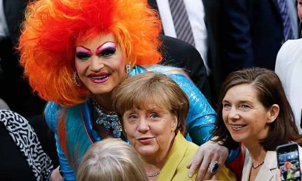 GERMANIA pierdută: Angela Merkel a uitat de „binele copiilor” și s-a aliat căsătoriilor HOMOSEXUALE