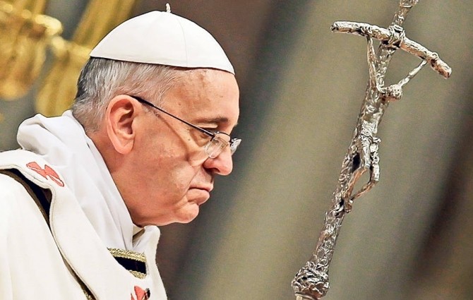 Rătăcitul Papa Francisc: ,,teoria evoluţionistă şi Big Bang-ul sunt reale”. Așadar, admițând evoluția, admite cumva că Adam și Eva s-au tras din maimuțe?!