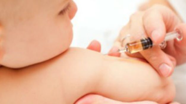 Scandal uriaş în Franţa din cauza reacţiilor adverse la un vaccin! Un milion de francezi au semnat petiţia, înalt funcţionar de stat a demisionat!