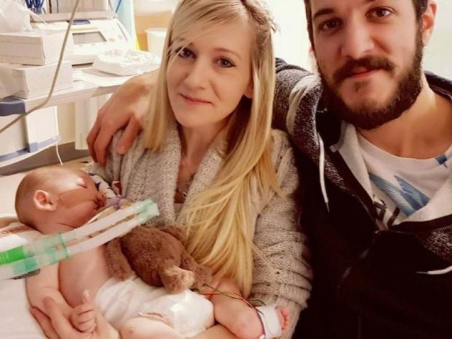 Povestea tragică a lui Charlie Gard, bebelușul condamnat la moarte de statul britanic: „Modelul de societate către care ne îndreptăm este unul în care statul dobândește drept de viață și de moarte asupra supușilor”