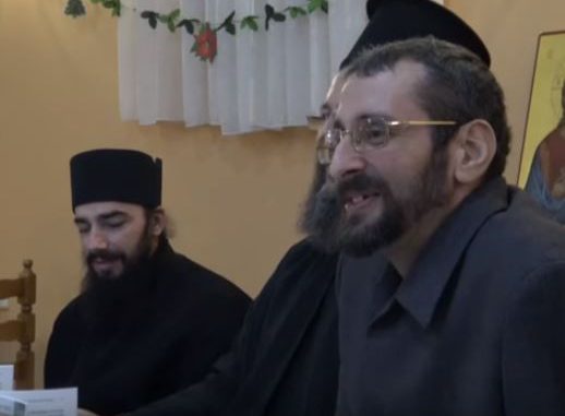 Neoecumeniștii dau înapoi contrazicându-se reciproc