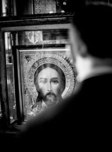 Când Hristos este pălmuit… arhiereii Lui se cuvine a-I urma pilda jertfelniciei întru Adevăr