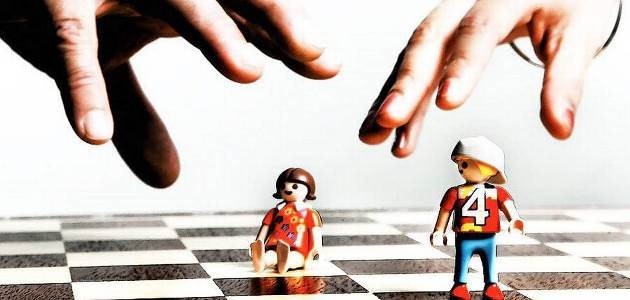 P Ă R I N Ț I,   T R E Z I Ț I – V Ă ! ! ! ! ! ! ! Învățământul obligatoriu începând cu grupa mijlocie de grădiniță – un ATAC STATAL   D I A B O L I C   LA ADRESA FAMILIEI – M A I     GRAV decât căsătoriile homosexuale ! ! ! VEȚI RĂSPNDE PENTRU NEPĂSAREA VOASTRĂ MAI VINOVATĂ DECÂT CRIMA, FIINDCĂ ACEASTA VA DUCE LA PIERDEREA SUFLETELOR COPIILOR VOȘTRI ! ! !