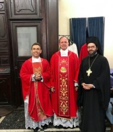 Popă ecumenist catehizeză copiii papistașilor, în spirit sincretist