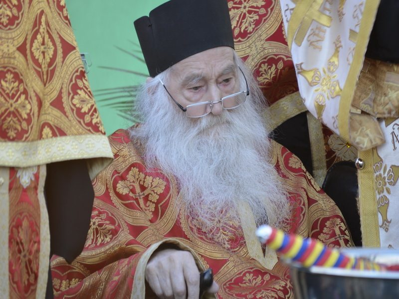 Interviu cu Părintele Justin: Democraţia nu mai există decât la vârf, jos nu mai sunt drepturi