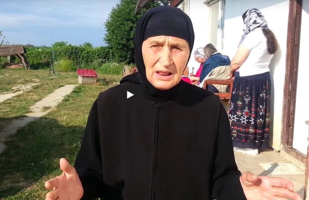 TENTATIVĂ STALINISTĂ DE INTIMIDARE A CELOR CU ATITUDINI ASEMENEA EI: Măicuța Elena de la M-rea Zamfira – dusă și internată cu forța în toiul nopții la psihiatrie.