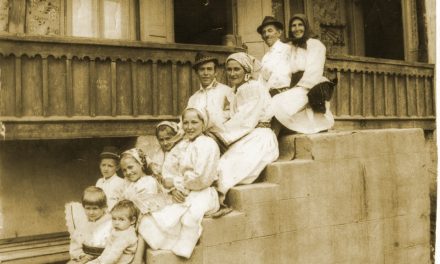 Proiectul „Strategiei de educaţie parentală” nu a fost abandonat. Ministerul Educatiei derulează deja un alt proiect de diversificare, multiculturalizare şi „LGBTizare” a societăţii româneşti numit „CRED”. O (re) educare parentală obligatoriu atrage după sine și crearea unui organism menit să evalueze rezultatele. Se va crea cumva un Barnevernet românesc?