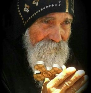 Ecumeniștii care spun că apără bisericile și mânăstirile de eretici s-au făcut, de fapt, „sminteală lumii, pildă de lepădare, îndemn spre pierzare”