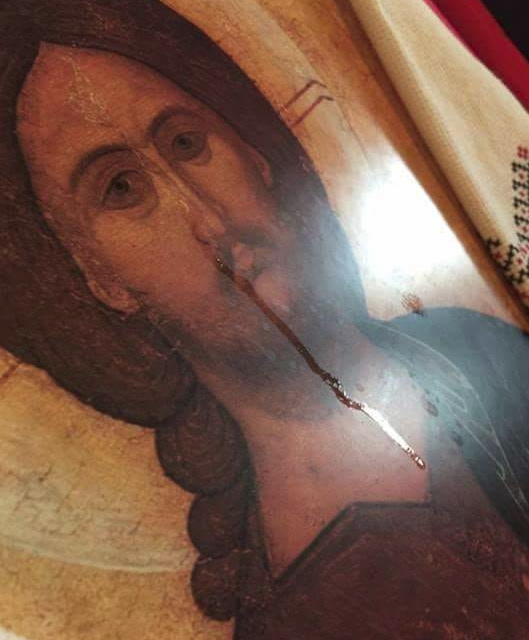 Între Cel mai presus de nume și cel fără de nume…
