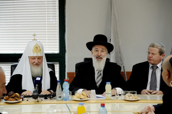 Ereticii Kiril, Daniel, Teofan etc… lucrează direct pentru înscăunarea lui antihrist în fața maselor de oameni adormite