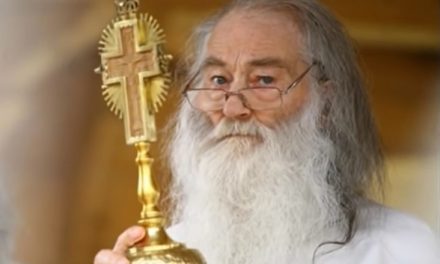 Numai rugăciunea mai poate întârzia mânia lui Dumnezeu – Părintele Iustin Pârvu (video)