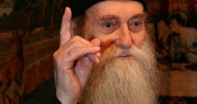 Pr. Arhim. Arsenie Papacioc – ”Singura soluţie de a-l birui pe celălalt este tăierea voii proprii”