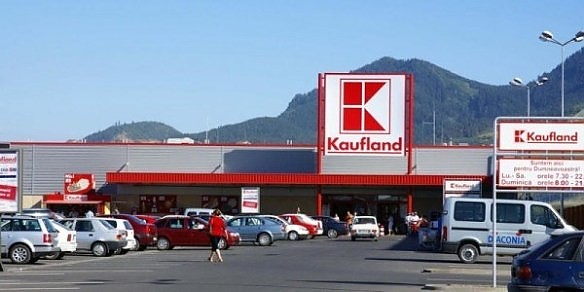 Cumpărați de la Kaufland? Atunci sprijiniți pervertirea copiilor voștri.