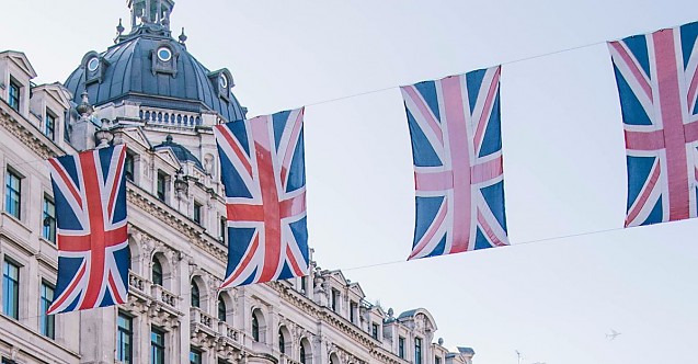 Marea Britanie refuză să acorde azil unui iranian convertit la creștinism deoarece creștinismul nu este o religie „pașnică”