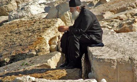 „Slava deşartă a pierdut mari nevoitori, oameni preacuvioşi!” Exemple de sfinți ai Bisericii care au luptat cu ispita slavei deșarte