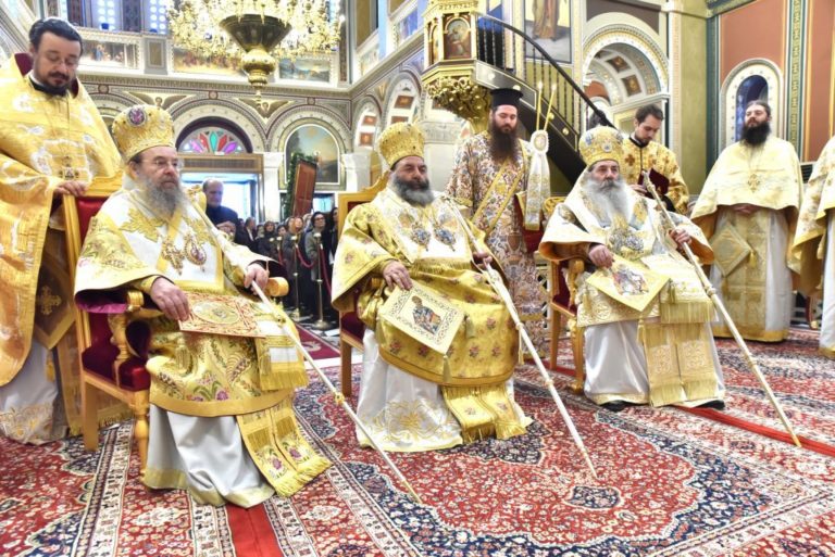 Ce îi mai lipsește mitropolitului Serafim de Pireu pentru a-și „întregi” mult-vestitul lui „cuget ortodox”? Doar slujirea cu papa, în rest le-a „bifat” pe toate!