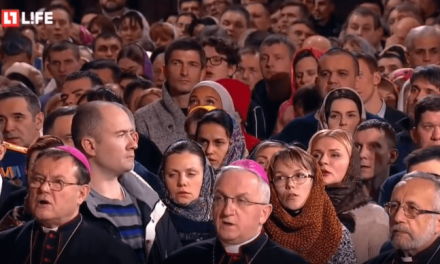 Crăciun în Rusia cu… papistași rugători