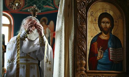 Pr. Justin Pârvu despre vaccinare: „Cu mar­ti­ra­jul copi­ilor a început Bis­er­ica lui Hris­tos, cu mar­ti­ra­jul prun­cilor iată că începe și prigoana aces­tui veac de pe urmă… Omul vine să se formeze în Bis­er­ica, și ce for­mare îi dăm noi, dacă propo­vaduim aceeași învăţătură cu a stat­u­lui antihris­tic?”