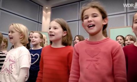 Germania: Cor de copii: „Bunica mea e o scroafă poluantă”. Ideologia Greta Thunberg face victime