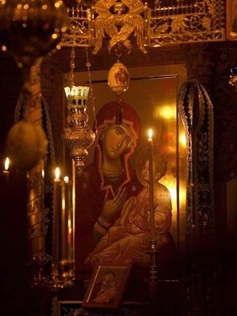 Toți cei fricoși sunt iubitori de slavă deșartă. Dar nu toți cei ce nu se tem sunt și smeriți la cuget. Când primim cu suflet deschis toate cele neașteptate întru zdrobirea inimii, atunci cu adevărat ne-am eliberat de frică