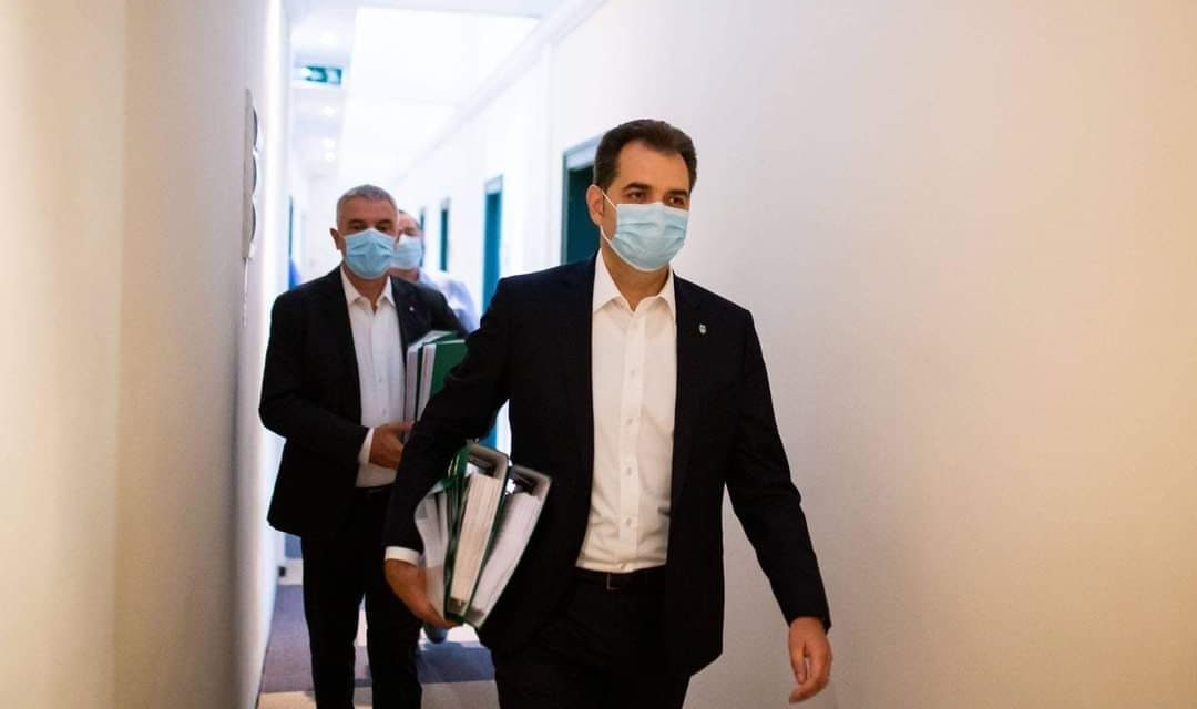 ÎNCĂ o mască pe ÎNVĂȚĂMÂNTUL ROMÂNESC – cea a UDMR!