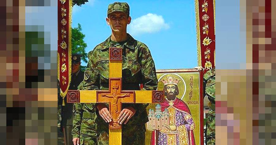 SOLDATUL CREDINCIOS: “ACESTA ESTE DUMNEZEUL MEU, CĂRUIA MA ROG ȘI ÎMI PUN NĂDEJDEA!”