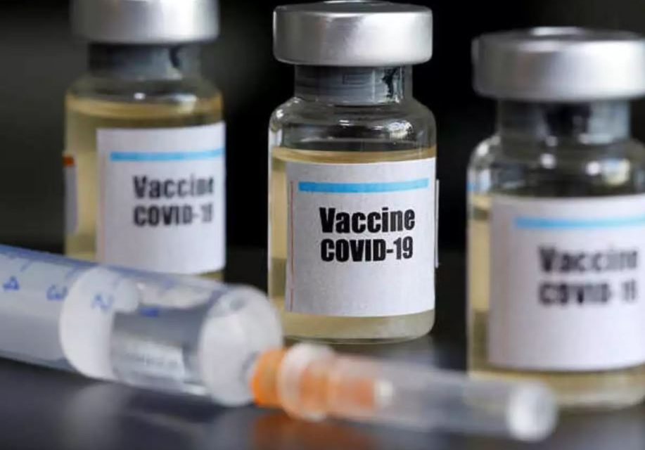 Avertismentul unui medic: Românii ar trebui să consulte un alergolog înainte de a se vaccina. Există riscul să aibă reacții severe