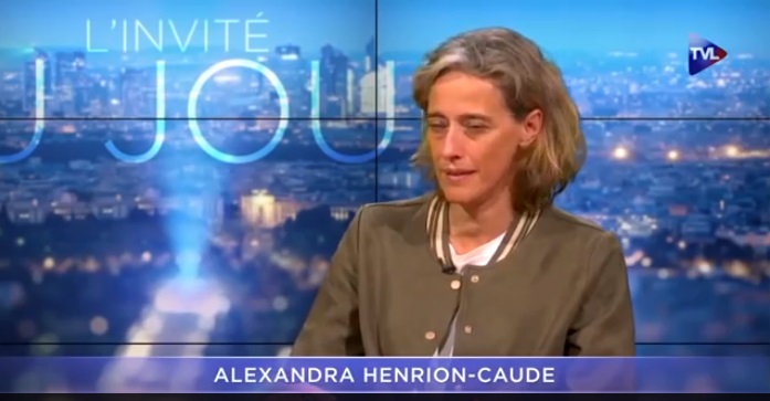 Geneticiana ALEXANDRA HENRION CAUDE despre originile virusului SARS-CoV-2, riscurile restricțiilor și PURTĂRII MĂȘTILOR și impunerea unui tratament prin VACCIN EXPERIMENTAL (Video): “ANIHILAREA COMPLETĂ a tot ceea ce are specia umană la nivel de bogăție”