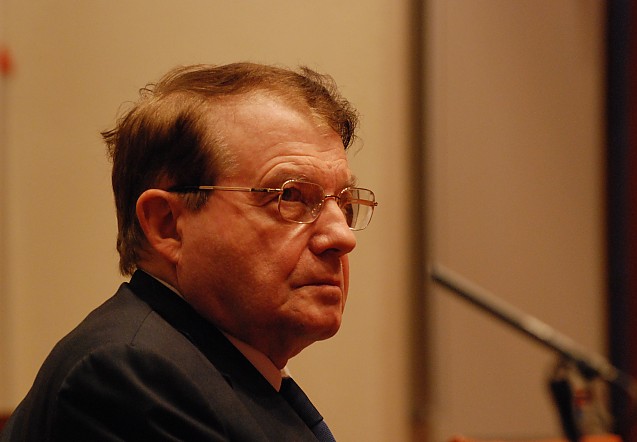 Laureat Nobel: „Vaccinarea este o eroare uriașă… Creează noi tulpini și provoacă decese”