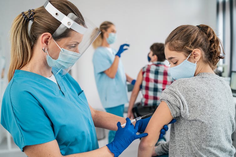 S.U.A. – Un studiu arată că vaccinurile „Pfizer” și „Moderna” au legătură cu inflamațiile cardiace la tineri