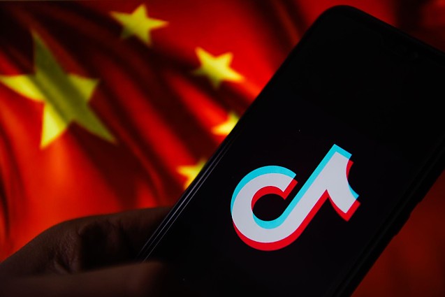 Cum influențează Partidul Comunist Chinez creierele copiilor din întreaga lume. Efectele pornografiei prin rețelele sociale online. Smartphone, TikTok, Instagram: dependență, pornografie, suicid (IV)