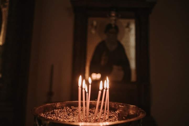 Cine poate fi sau nu pomenit la Sfânta Liturghie