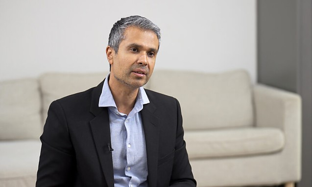 A recomandat vaccinul anticovid până în momentul în care tatăl său a murit subit. Un cardiolog pro-vaccinist, vaccinat cu două doze, rupe tăcerea: Mi-e foarte clar acum că vaccinurile cu ARNm provoacă daune fără precedent