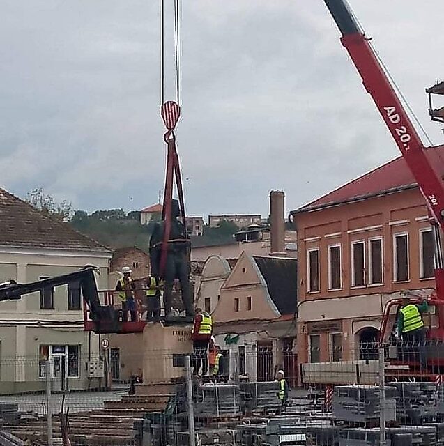 Distrugerea monumentelor de for românești din Ardeal cu fonduri europene! Qui prodest?