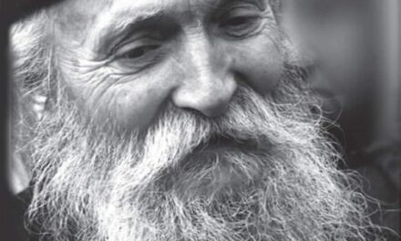 ”Antihrist conduce din 1992. Încă nu a domnit, dar acționează prin ajutoarele sale.” – 𝑃𝑎̆𝑟𝑖𝑛𝑡𝑒𝑙𝑒 𝑇𝑎𝑑𝑒𝑖, „𝐿𝑒𝑐𝑡̦𝑖𝑖 𝑠𝑝𝑖𝑟𝑖𝑡𝑢𝑎𝑙𝑒 𝑝𝑒𝑛𝑡𝑟𝑢 𝑝𝑜𝑝𝑜𝑟𝑢𝑙 𝑠𝑎̂𝑟𝑏”