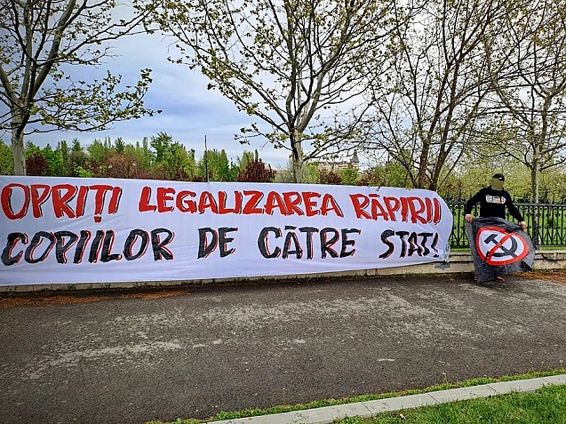 Camelia Smicală și Pompiliu Diplan: De ce trebuie să protestăm la Parlament contra RĂPIRII COPIILOR ROMÂNILOR