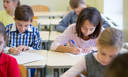 Chestionare pentru copii în care sunt întrebați dacă au alt sex decât băiat sau fată în România la fel ca și în Australia. FĂRĂ ACORDUL PĂRINȚILOR!