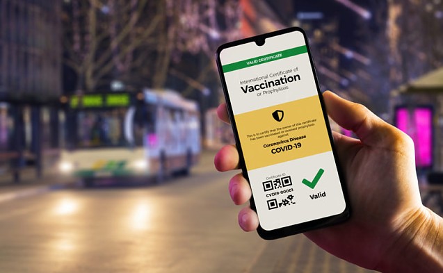 Vaccinarea ar putea deveni obligatorie: OMS adoptă Certificatul Digital COVID al UE