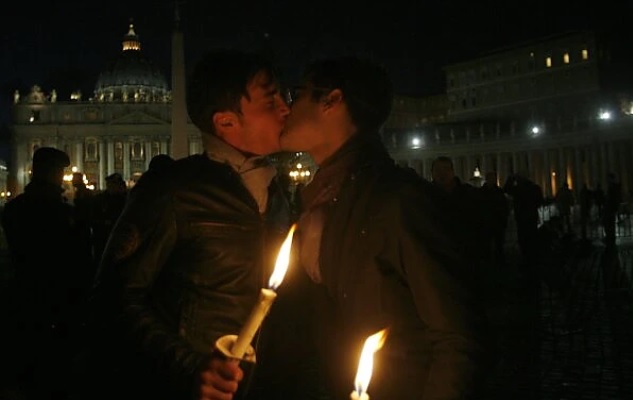 Bazilica Sfântul Petru de la Vatican anunță că va oficia binecuvântări ale cuplurilor homosexuale