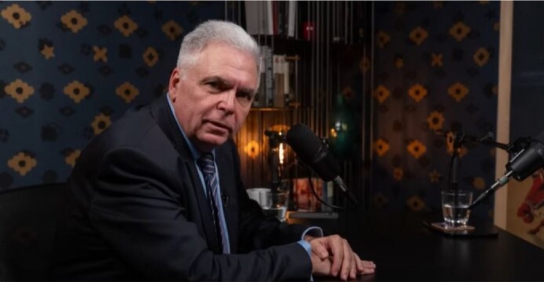 Adrian Severin: ”Puterea aparține unor oameni care nu se văd. Cei care la televizor par deținători ai puterii, dar nu și deținătorii reali ai puterii. Adevărata putere este puterea invizibilă”