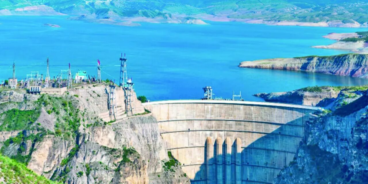 Încă un episod din ciclul antiromânism la paroxism: E oficial – Green Deal pune cruce hidrocentralelor românești. AȘA NE TREBUIE ! ! ! – Continuați-vă tăcerea, români, dormiți în pace !!!… În curând, ne vom pierde și casele, plătindu-ne în propria țară, străinilor – prostia, lașitatea și NE-păsarea în formă PREA-ÎNDELUNG continuată de peste 3 decenii !!! Cu siguranță însă, când ne vom trezi, va fi tardiv și pentru noi înșine, dar MAI ALES pentru copiii noștri !!! . . .  DEJA  ESTE !!!! ! ! ! . . .