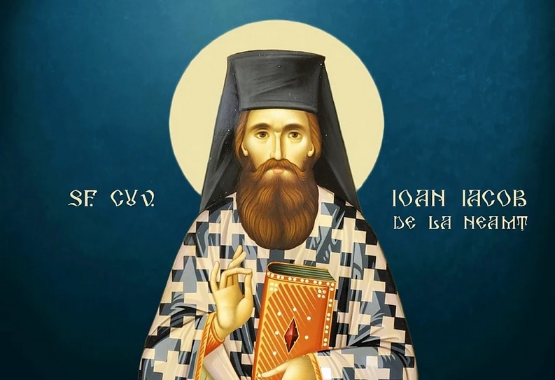 La 5 august Românii îl sărbătoresc pe Sf. Ioan Iacob Hozevitul Românul care se roagă neîncetat pentru ei. Minunea descoperirii moaștelor Sfântului în Peștera Sf. Ana din pustiul Hozevei, biografia, profețiile și o filmare cu o verișoară din satul natal