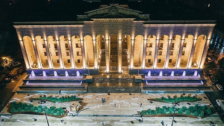 Georgia a adoptat un pachet legislativ împotriva propagandei LGBT. Căsătoriile între persoanele de același sex, paradele, adopția și schimbarea sexului vor fi interzise