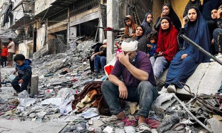 Israelul a lovit încă o clădire rezidențială în Gaza, ucigând peste 90 de persoane, majoritatea femei și copii. Oficial ONU: întreaga populație din nordul Fâșiei Gaza este în pericol de moarte